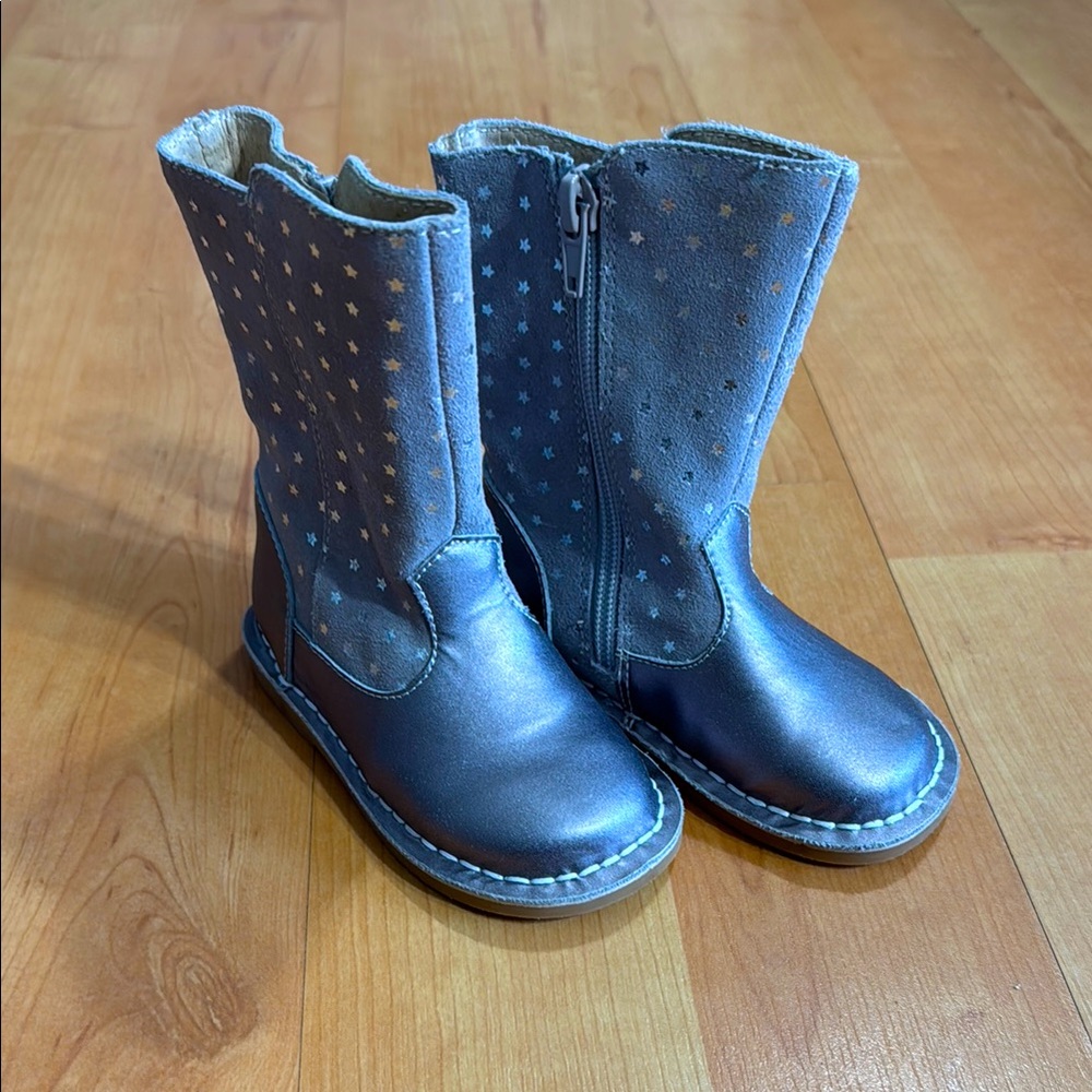 Livie and Luca LIKE NEW Toddler Girls Gray Star Boots size 6